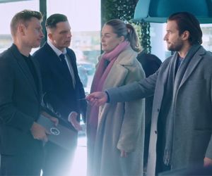 Przyjaciółki, odc. 298. Inga (Małgorzata Socha), Borys (Piotr Stramowski), Oskar Madeja (Jakub Wesołowski)