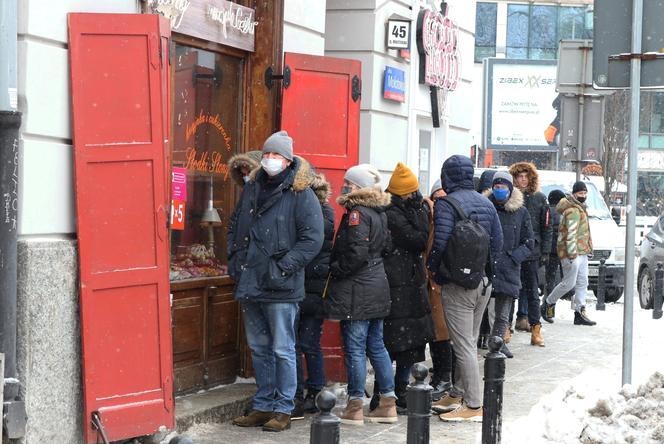 Wielkie kolejki do cukierni Gessler