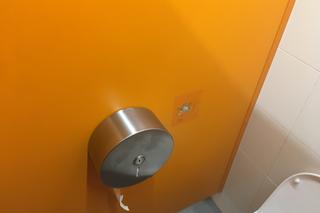 Ksiądz nagrywał nagiego mężczyznę w centrum handlowym