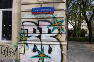 Bazgroły na Marszałkowskiej 