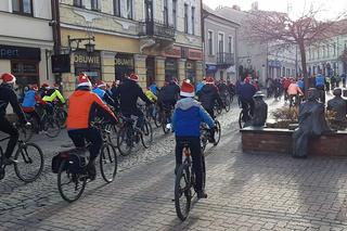 Miał rower i mnóstwo pomocników. Święty Mikołaj odwiedził plac Kazimierza