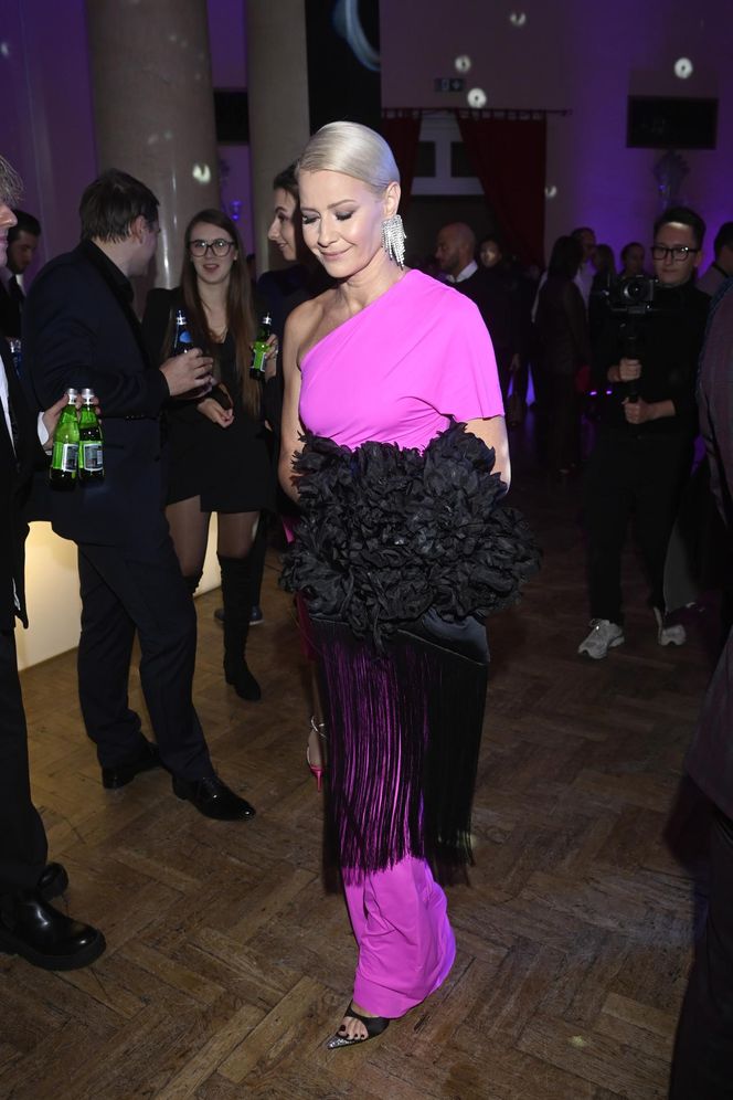 Dramat Kożuchowskiej! Szpilki zamieniła na but ortopedyczny. Co się stało?