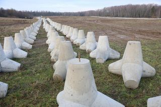 Trwa budowa Tarczy Wschód. Co mówią mieszkańcy? Oby tylko nie była potrzebna