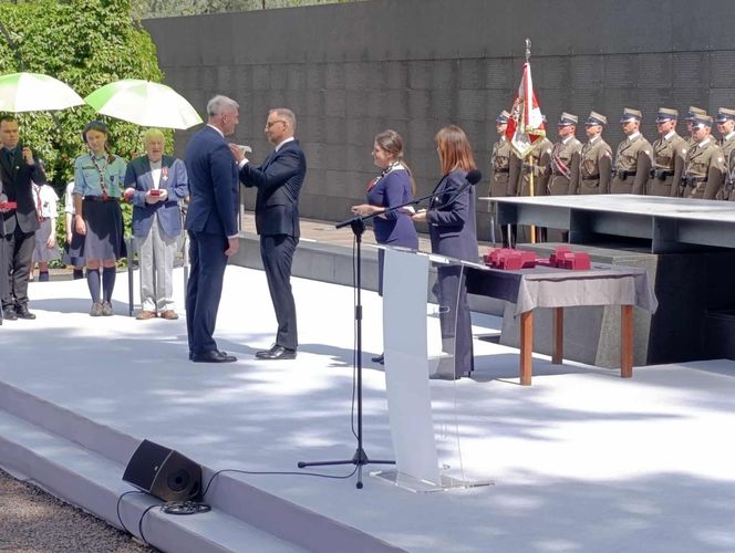 81. rocznica Powstania Warszawskiego. Prezydent Duda wręczył odznaczenia powstańcom
