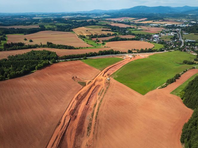 Autostrada D11 w Czechach - zdjęcia z budowy - sierpień 2025