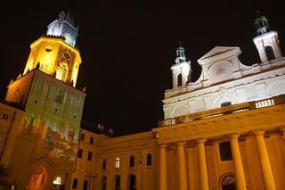 Na fasadzie Wieży Trynitarskiej w Lublinie pokazała się „Legenda o Czarciej Łapie” i „Lubelskim Lipcu ‘80”