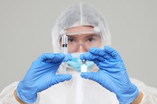 Straszna pomyłka producenta szczepionki na koronawirusa. Co to oznacza dla pacjentów?