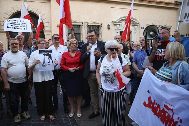 Rodzice Andrzeja Dudy na proteście