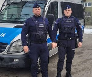 5-latka połknęła szkło, jej ojciec był przerażony. Z pomocą przyszli policjanci