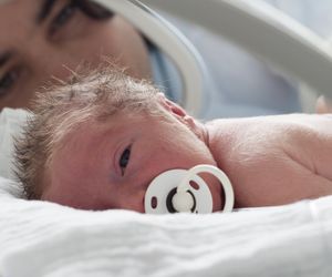 Urlop macierzyński wydłużony o pobyt dziecka w szpitalu? Ministra rodziny zapowiada zmiany