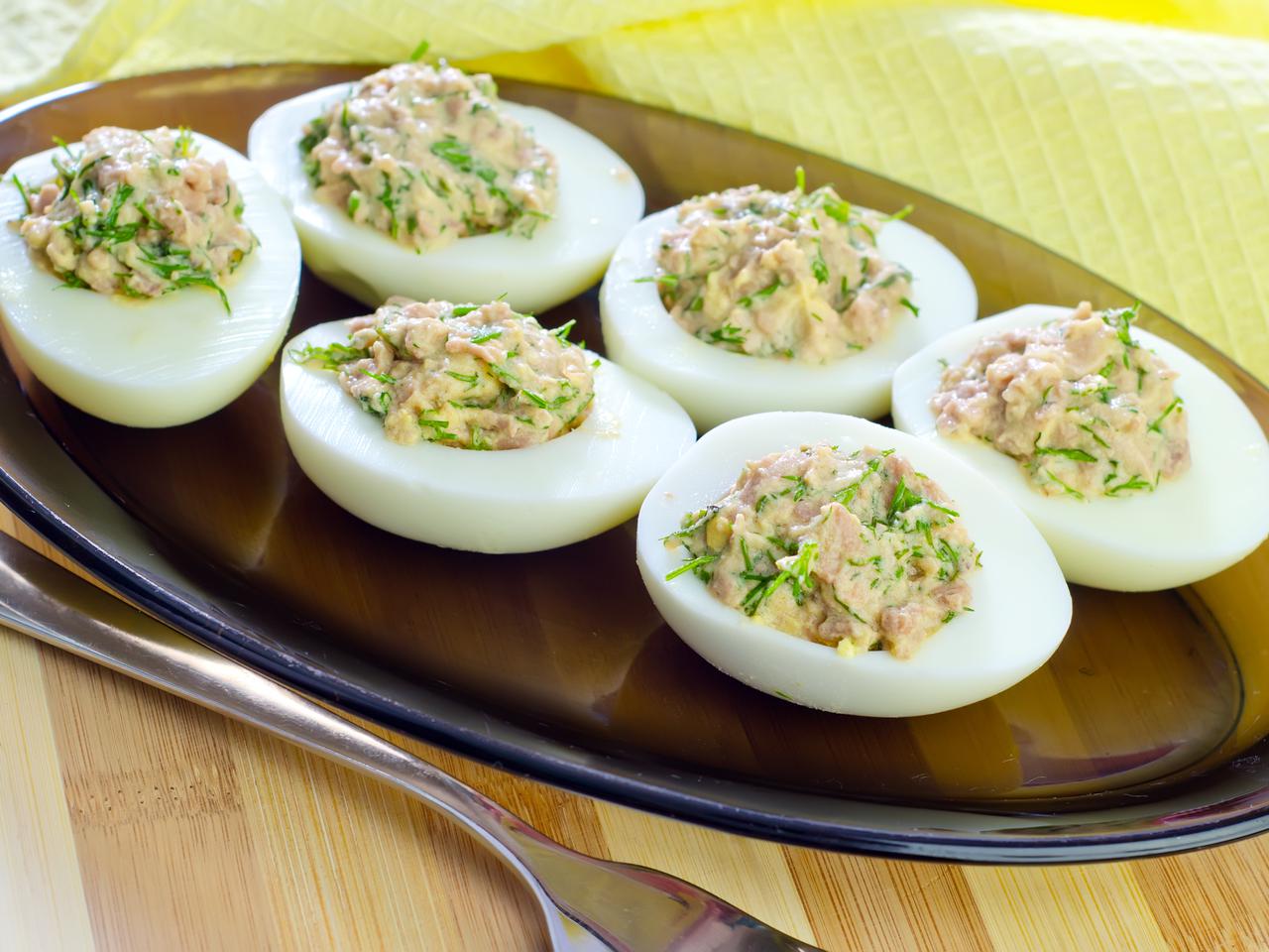 Jajka faszerowane makrelą - przepis diety Dukana, wysokobiałkowy