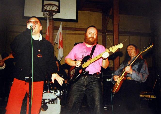 Jurek Owsiak otwierający koncert WOŚP w Ciechocinku 1992