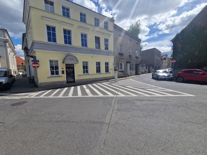Zmiany na Placu Powstańców w Lesznie 