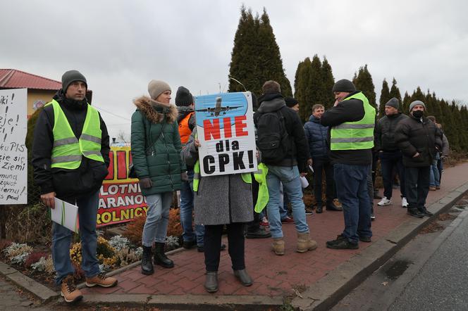 Chcą nas kupić za 5 zł! Mieszkańcy mówią „nie” budowie CPK