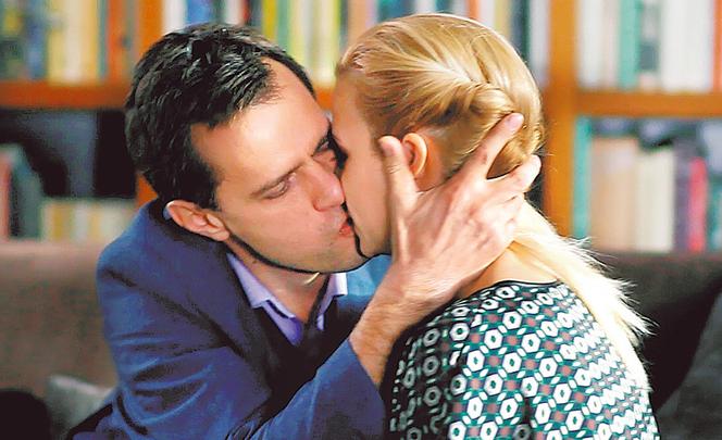 M jak MIŁOŚĆ. Małgosia (Joanna Koroniewska), Michał Łagoda (Paweł Okraska)
