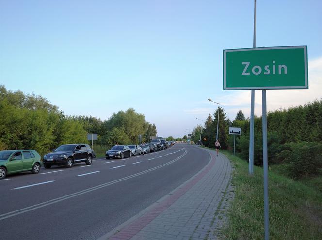 kolejka w stronę przejścia granicznego w Zosinie