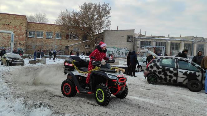 Białystok. Charytatywny Wrak Race Uniwerstal [18.12.2022]