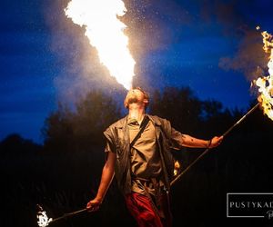 Wakacje 2025 w Świętokrzyskiem. Słowiański Teatr Ognia w Gminie Brody rozgrzeje lato