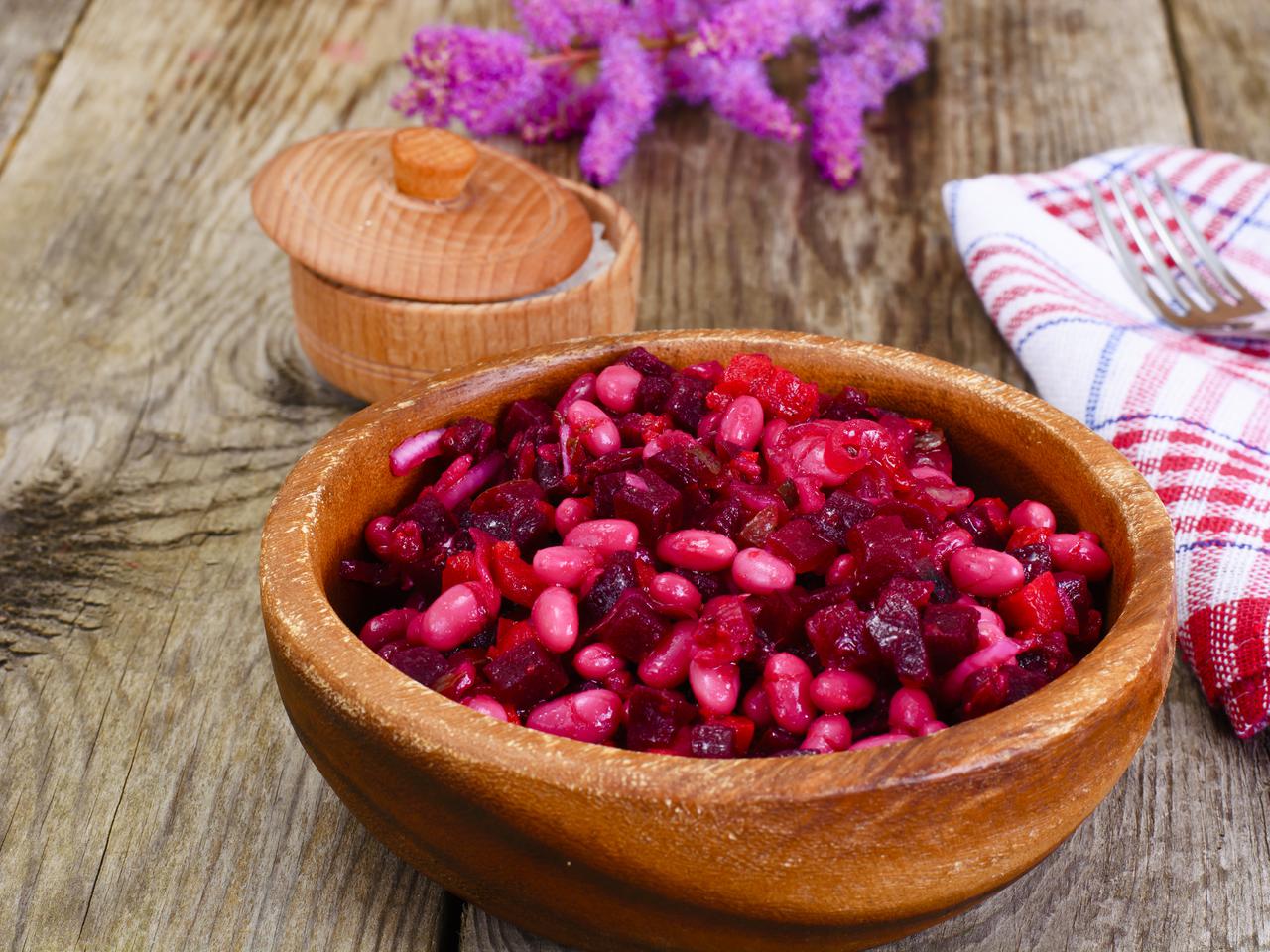 Sałatka z buraczków z fasolą 