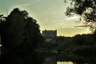 Golubski zamek majestatycznie spogląda na miasto i rzekę