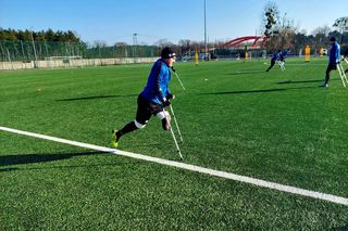 Po amputacji nic sie nie kończy. Trenują w drużynie Amp Futbolu Zawiszy Bydgoszcz. Są jedną nogą w finale