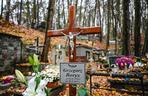 Grzegorza Borysa pochowano w ciszy z dala od syna. Garstka osób na cmentarzu