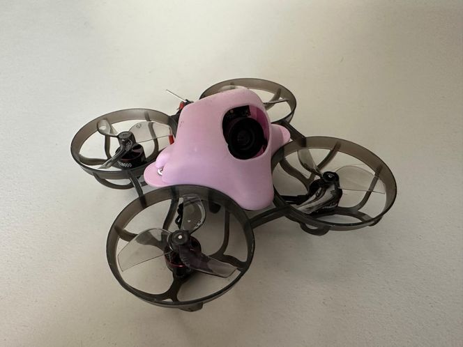 Na lotnisku w Lesznie uczą latać dronami