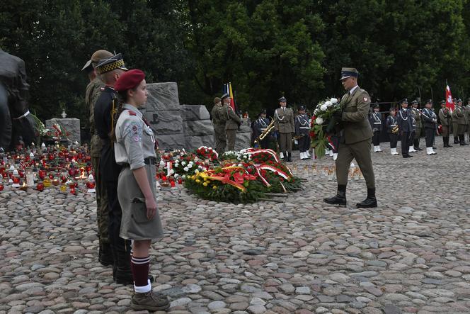 Cmentarz Powstańców Warszawskich na Woli co roku gromadzi wielokulturową ekipę uczestników