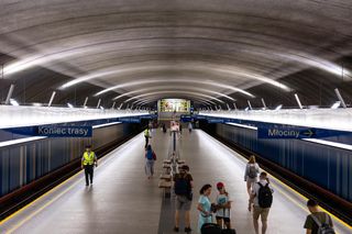 I linia metra w Warszawie – stacja M1 Kabaty