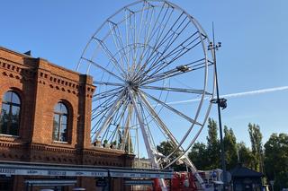 Powrót wielkiej atrakcji! Na rynku Manufaktury już stoi ManuEye. Kiedy wejdą tam pierwsi zwiedzający?