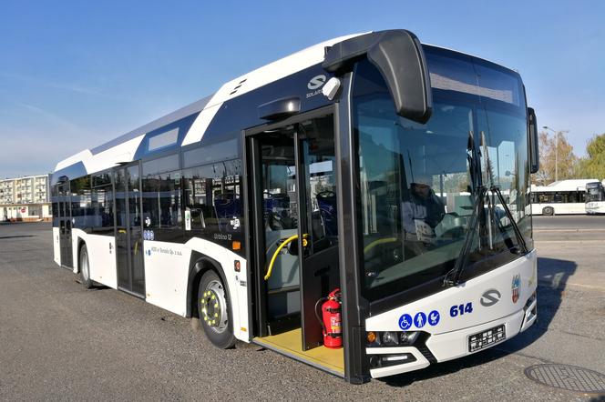Autobus komunikacji miejskiej w Toruniu Solaris