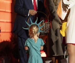 Tłumy na zabawie w Białym Domu. Tak Trump świętował Halloween