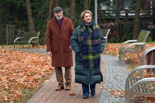 Barwy szczęścia, odcinek 3173. Andrzej (Leon Charewicz), Józefina (Elżbieta Jarosik)