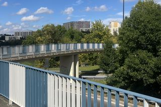 Życie jest warte rozmowy. Na wiaduktach w Lublinie pojawiły się tabliczki dla ludzi w kryzysie