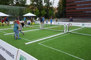 Dzieciaki grają w tenisa w centrum Wrocławia [AUDIO]