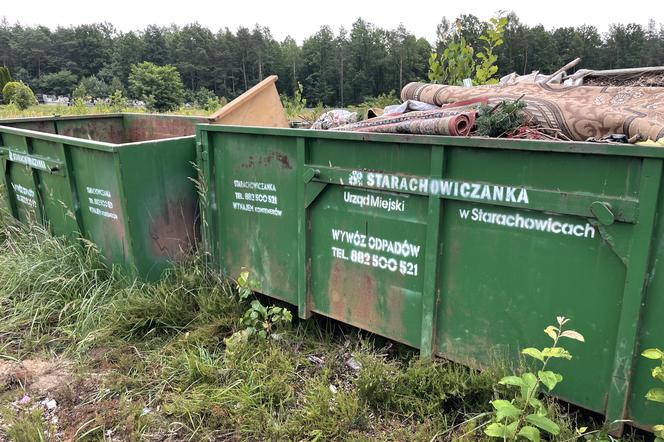 Czy to już bezczeszczenie miejsca spoczynku? Szokujące zdjęcia ze starachowickiego cmentarza