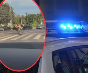 Motocyklista bez tablicy sieje postrach w Poznaniu. Policja publikuje nagranie i apeluje o pomoc [WIDEO]