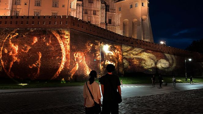 Turystyczny hit w Krakowie? Multimedialny spektakl obejrzysz na murach Wawelu
