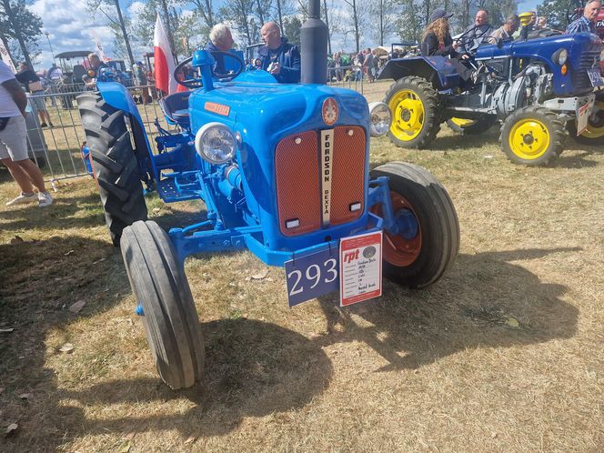XXIII Międzynarodowy Festiwal Starych Ciągników i Maszyn Rolniczych im. Jerzego Samelczaka. Zdjęcia z parady i terenu festiwalu