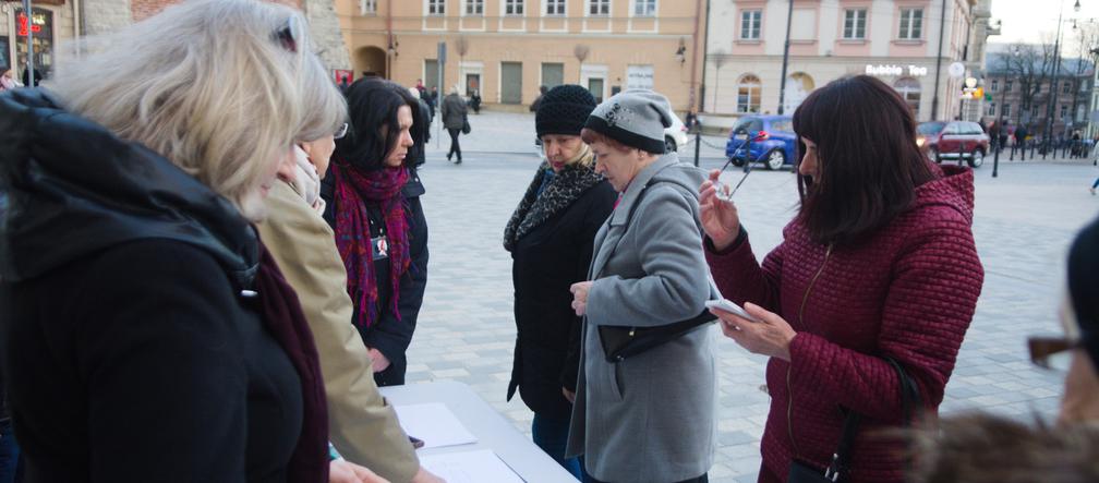 Chcą, by ratusz finansował in vitro. Zebrały kilkaset podpisów