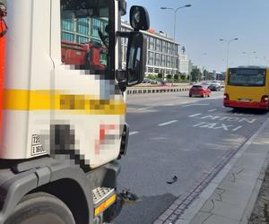 Ciężarówka zmasakrowała autobus miejski. Makabra na drodze w Warszawie!