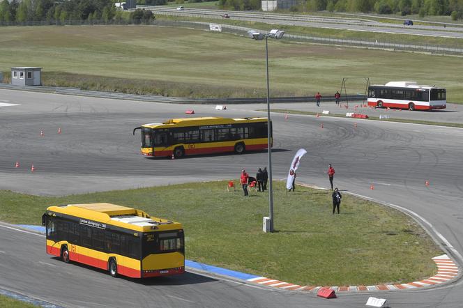 Autobusy w poślizgu! Kto tym razem okazał się najlepszym kierowcą autobusu? 