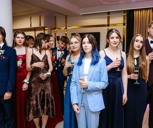 Elegancka studniówka maturzystów z I LO w Rybniku. Ten bal zapamiętają na długo