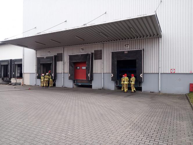 Pożar maszyny w zakładzie w Lesznie - ewakuowano 270 osób