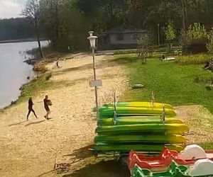 Uratował dwóch tonących chłopców. Służby udostępniły mrożące krew w żyłach nagranie