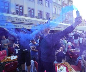 Kibice przed finałem Ligi Konferencji we Wrocławiu