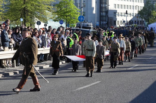 Parada historyczna w Warszawie. 27 kwietnia 2025