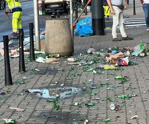 Złoty trunek na ulicach stolicy. Butelki z piwem wypadły z dostawczaka. Mieszkańcy się o nie bili!