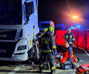 Potężne zderzenie dwóch tirów! Jeden z kierowców nie żyje. Nocny wypadek na S8 [AKTUALIZACJA]