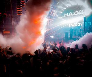 Szalona noc w Energy 2000 w Katowicach. DJ Hazel na scenie